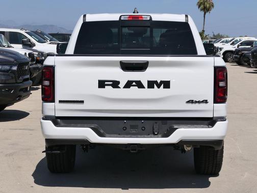 Bright White Clearcoat 2026 RAM 1500 Big Horn/Lone Star