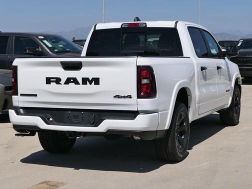 Bright White Clearcoat 2026 RAM 1500 Big Horn/Lone Star