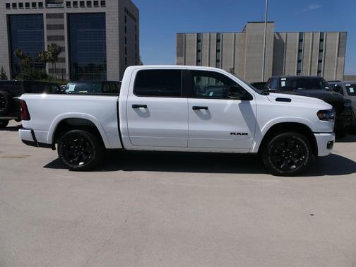 Bright White Clearcoat 2026 RAM 1500 Big Horn/Lone Star