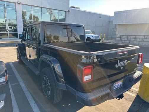 2022 Jeep Gladiator Overland