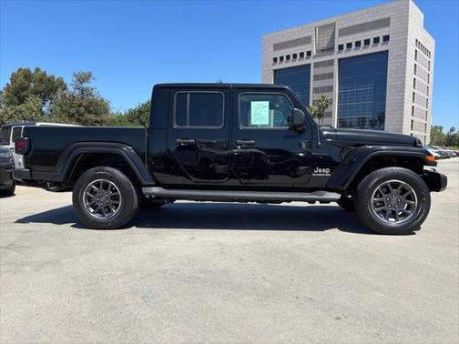 2022 Jeep Gladiator Overland