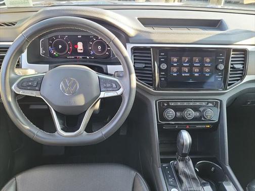 2022 Volkswagen Atlas 2.0T SE w/Technology