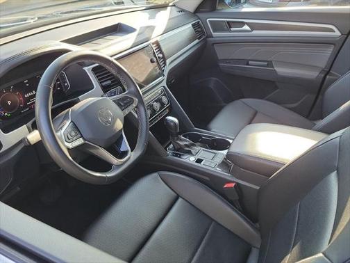 2022 Volkswagen Atlas 2.0T SE w/Technology