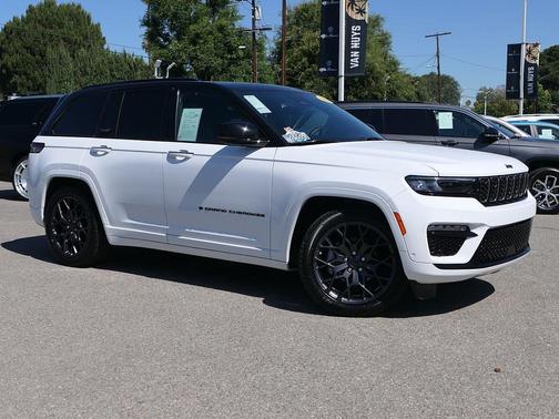 Bright White Clearcoat 2025 Jeep Grand Cherokee Summit