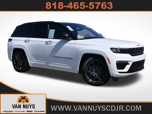 Bright White Clearcoat 2025 Jeep Grand Cherokee Summit