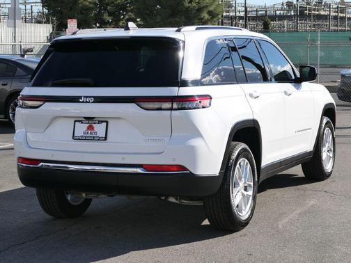 2024 Jeep Grand Cherokee Laredo