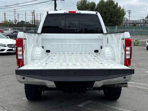 Oxford White 2022 Ford F-250 XLT