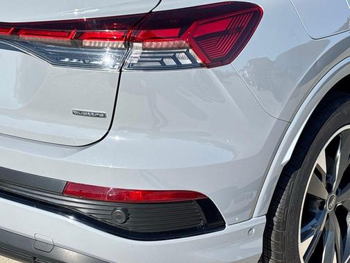 2024 Audi Q4 e-tron Premium Plus 55 quattro