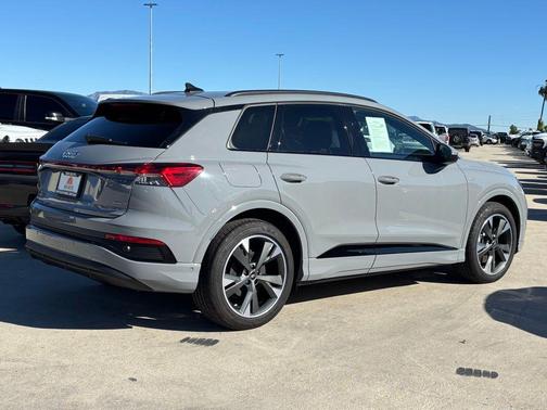 2024 Audi Q4 e-tron Premium Plus 55 quattro