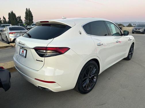 2024 Maserati Levante GT Ultima