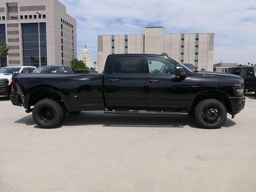 Diamond Black Crystal Pearlcoat 2026 RAM 3500 Tradesman Crew Cab 4x4 8' Box