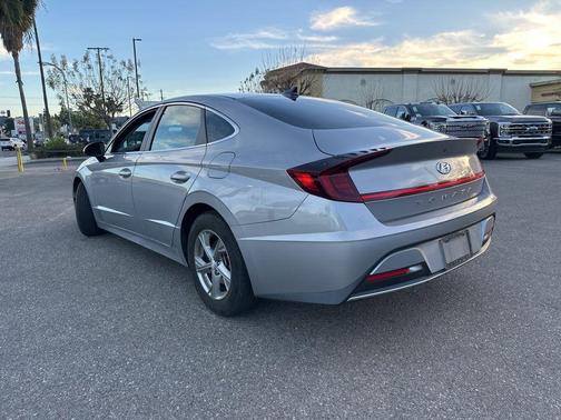 2023 Hyundai SONATA SE
