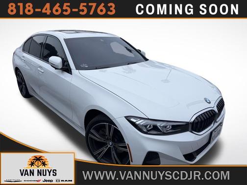 Alpine White 2023 BMW 330 330i