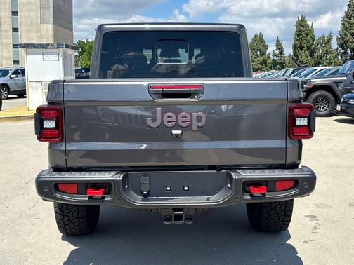 Granite Crystal Metallic Clearcoat 2026 Jeep Gladiator Rubicon