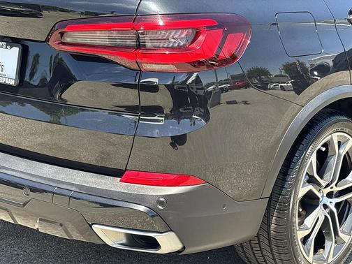 Black Sapphire Metallic 2023 BMW X5 xDrive40i