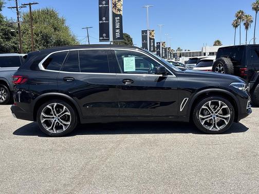 Black Sapphire Metallic 2023 BMW X5 xDrive40i