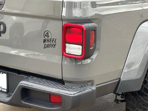 2022 Jeep Gladiator Willys 4x4