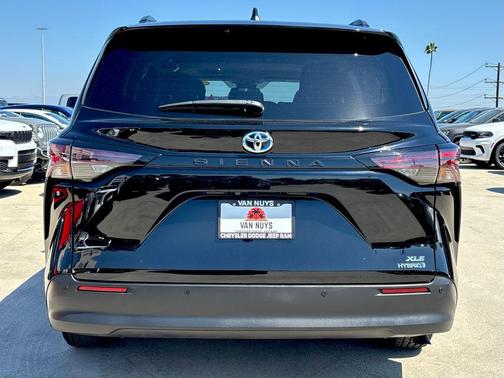 2023 Toyota Sienna XLE 7 Passenger