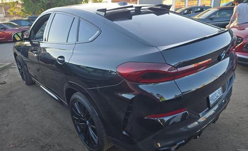 2025 BMW X6 xDrive40i