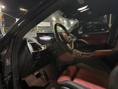 2025 BMW X6 xDrive40i