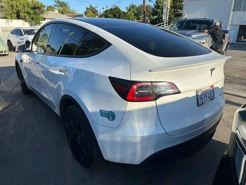 2023 Tesla Model Y Long Range Dual Motor All-Wheel Drive