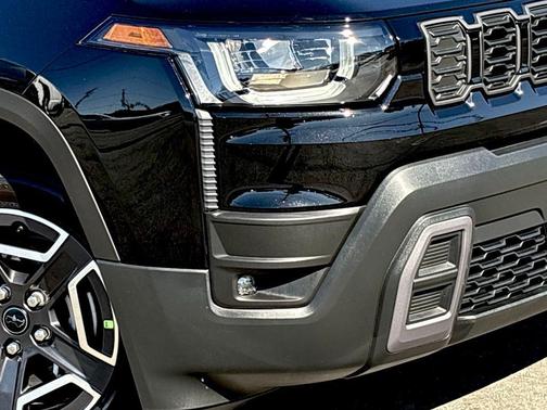 2026 Jeep Cherokee Laredo 4x4