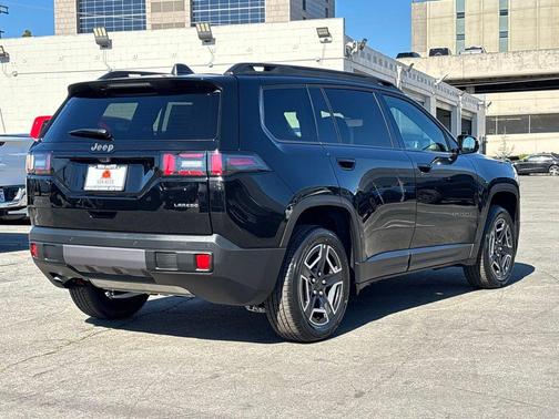 2026 Jeep Cherokee Laredo 4x4