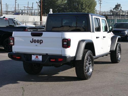 2025 Jeep Gladiator Mojave 4x4