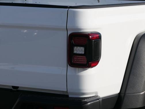 2025 Jeep Gladiator Mojave 4x4