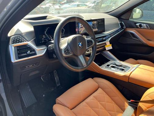 2025 BMW X6 xDrive40i