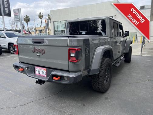Photo 3 of 12 of 2022 Jeep Gladiator Mojave