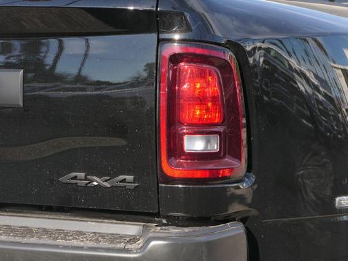 2026 RAM 3500 Tradesman Crew Cab 4x4 8' Box