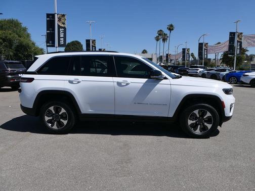 Bright White Clearcoat 2022 Jeep Grand Cherokee 4xe Base