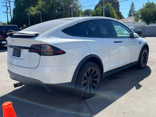 2023 Tesla Model X Standard Range