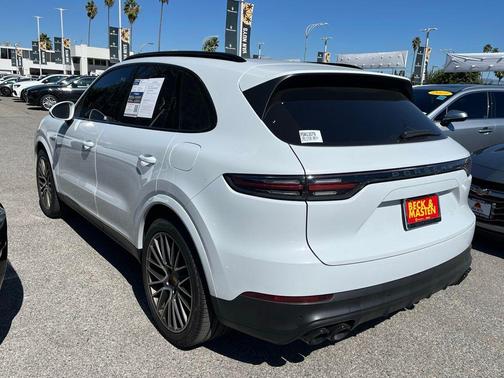 2023 Porsche Cayenne Platinum Edition