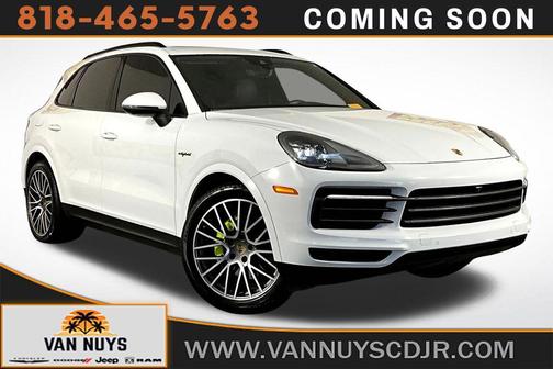 2023 Porsche Cayenne Platinum Edition