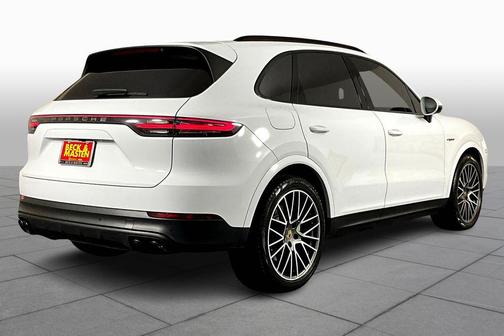 2023 Porsche Cayenne Platinum Edition