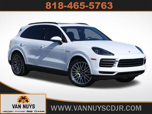 2023 Porsche Cayenne Platinum Edition