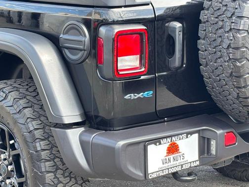 Black Clearcoat 2025 Jeep Wrangler 4xe Willys