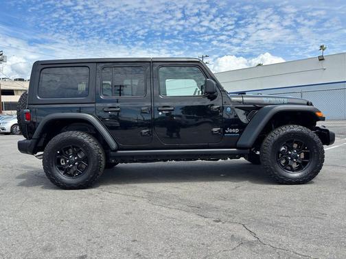 Black Clearcoat 2025 Jeep Wrangler 4xe Willys