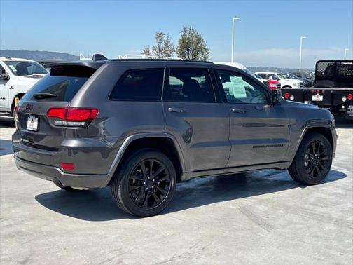 2021 Jeep Grand Cherokee Laredo