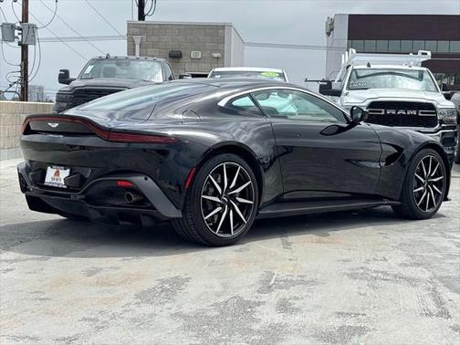 2020 Aston Martin Vantage Base