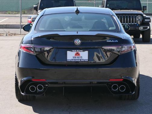 Vulcano Black Metallic 2024 Alfa Romeo Giulia Quadrifoglio