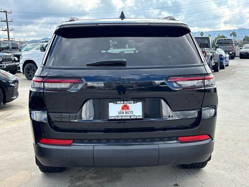 2024 Jeep Grand Cherokee L Altitude