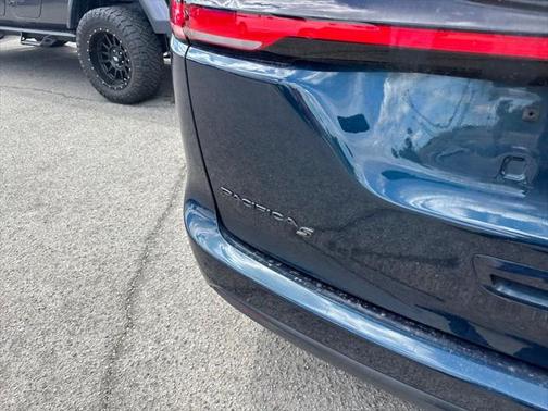 2022 Chrysler Pacifica Hybrid Limited