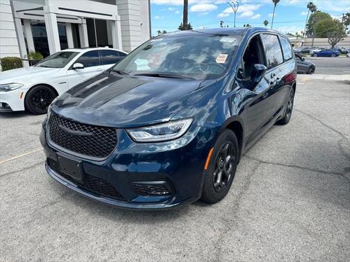 2022 Chrysler Pacifica Hybrid Limited