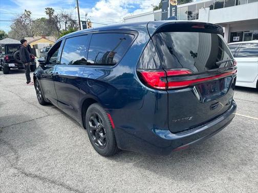 2022 Chrysler Pacifica Hybrid Limited