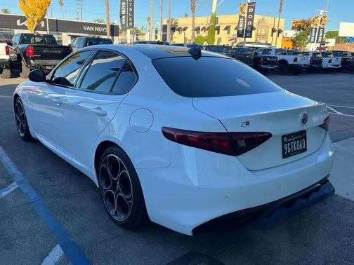 2023 Alfa Romeo Giulia Veloce RWD