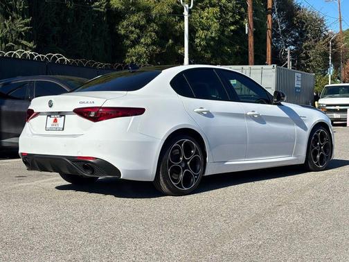 2023 Alfa Romeo Giulia Veloce RWD