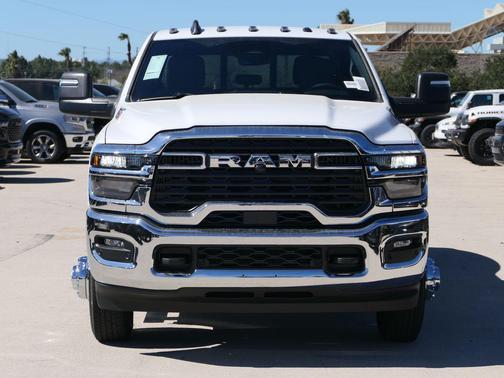 2026 RAM 3500 Tradesman Crew Cab 4x4 8' Box